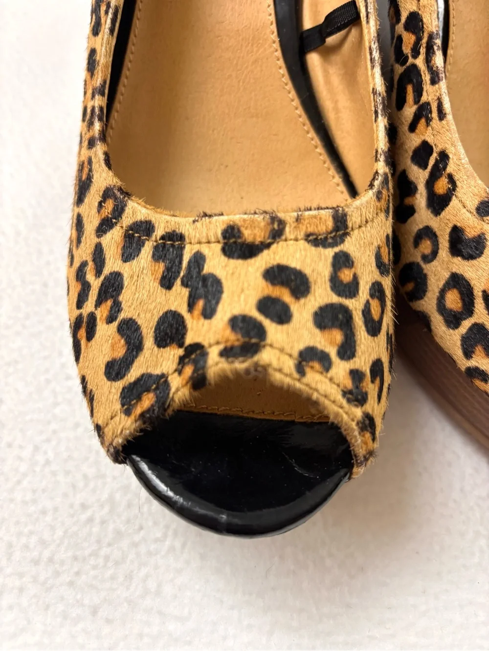 Express Leopard Animal “70’s” Print Hair Calf Peep Toe Wedge Heels (10)